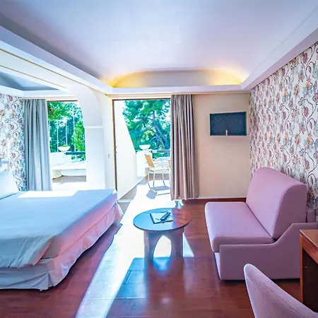Ramada Loutraki Poseidon Resort Exterior photo