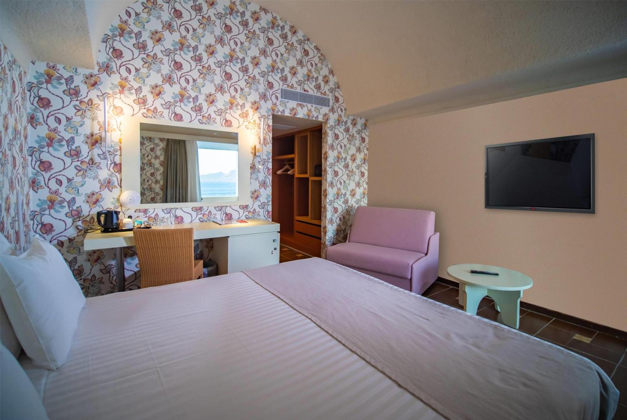 Ramada Poseidon 5* Лоутраки