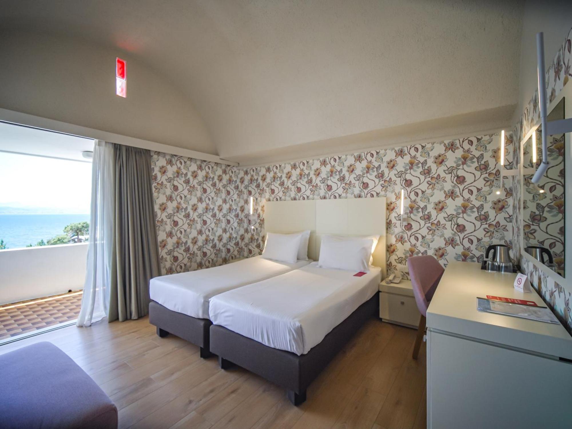 Ramada Poseidon Ξενοδοχείο 5*