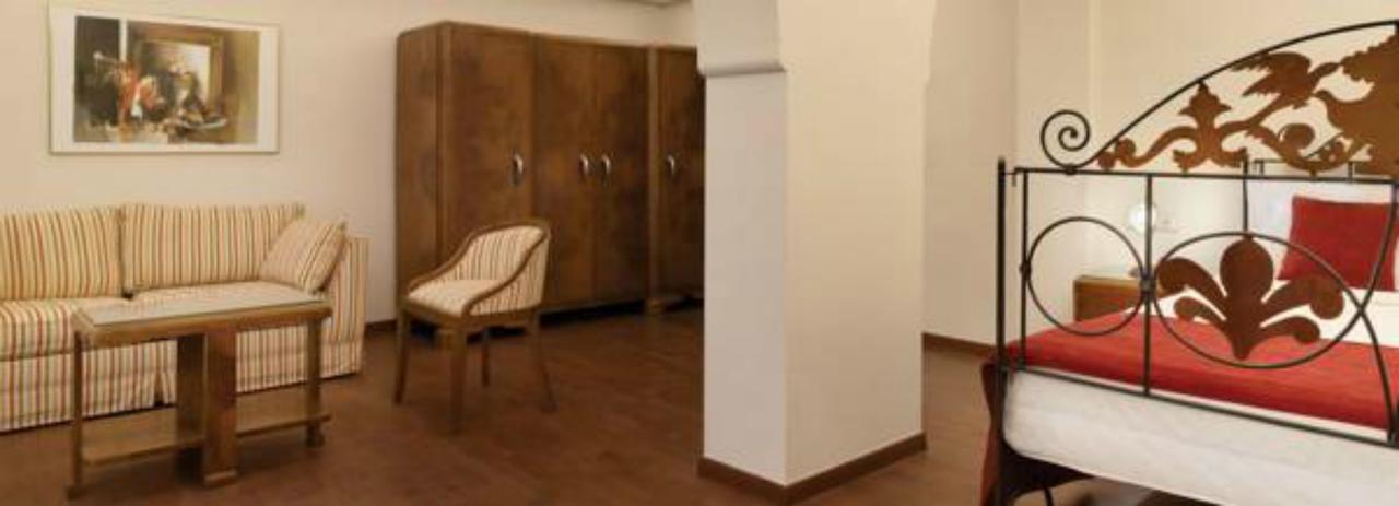 Ramada Poseidon Лоутраки
